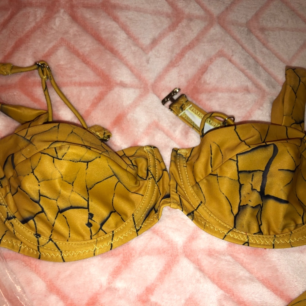 bikini - Picture 2 of 3